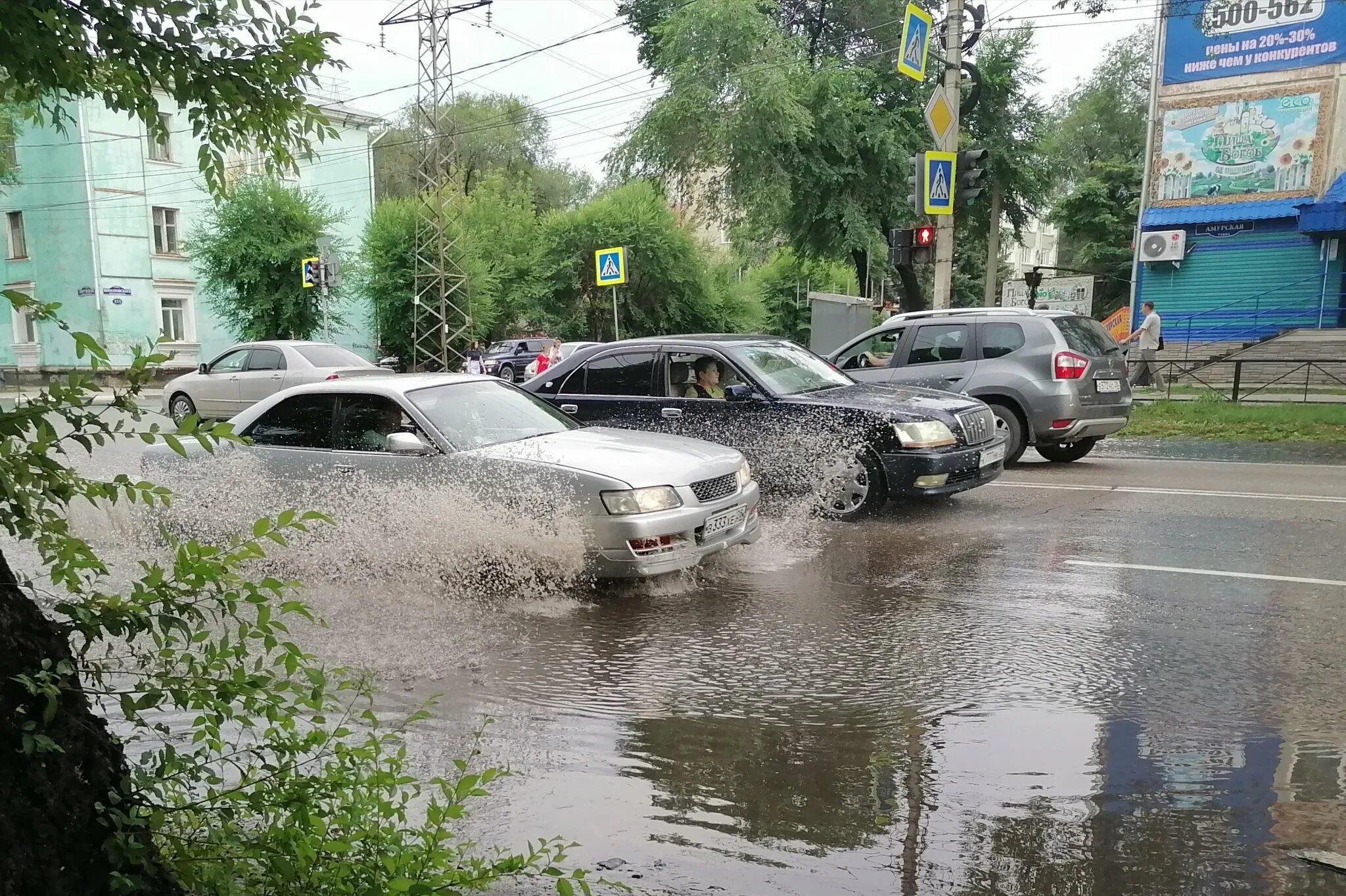 Очень сильный ливень. Благовещенск дождь. Дожди в августе в Приамурье. Благовещенск Амурская область в дождь. Погода в благовещенске на 10 дней точный