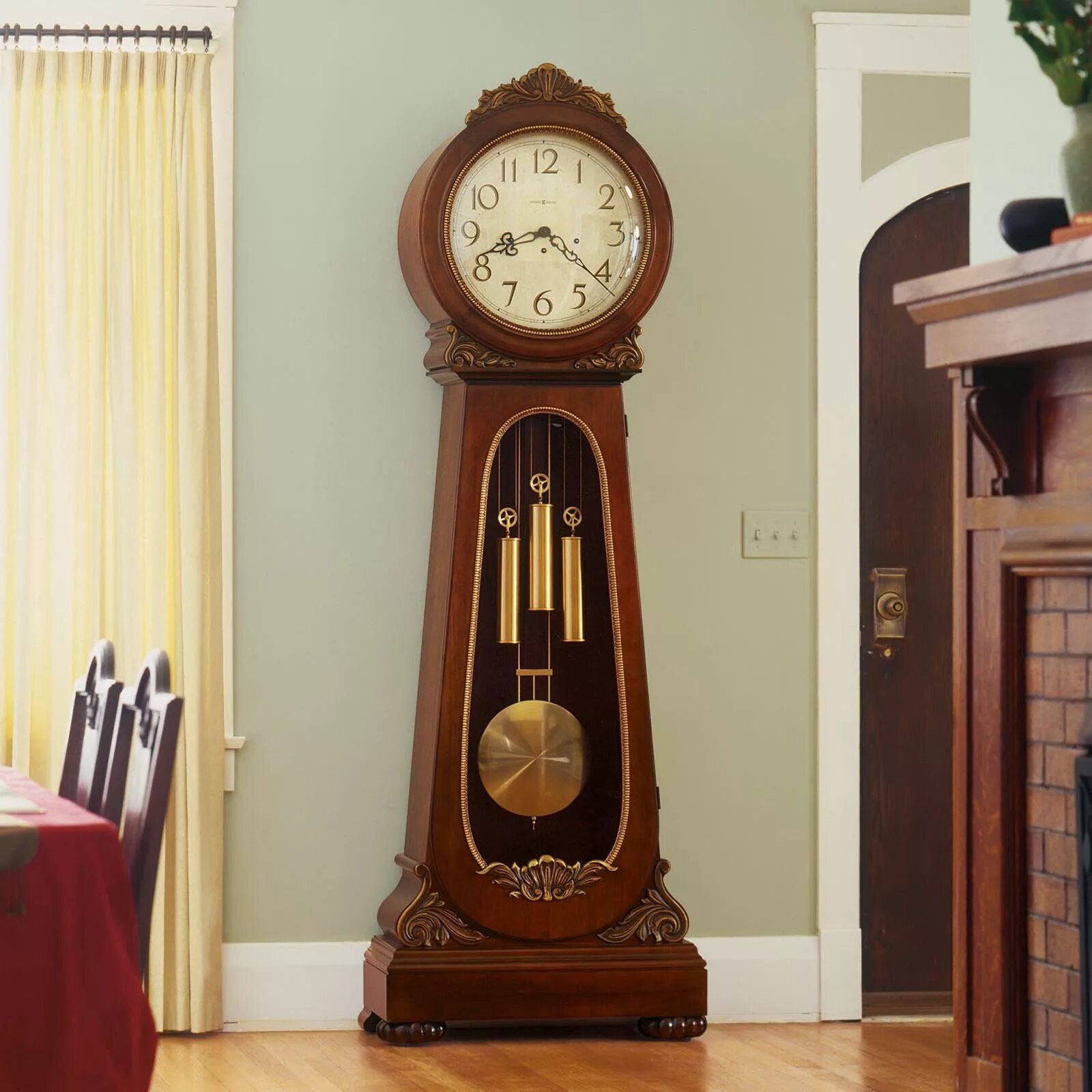 Напольные часы 5. Grandfather Clock часы. Напольные часы в интерьере. Старинные напольные часы.