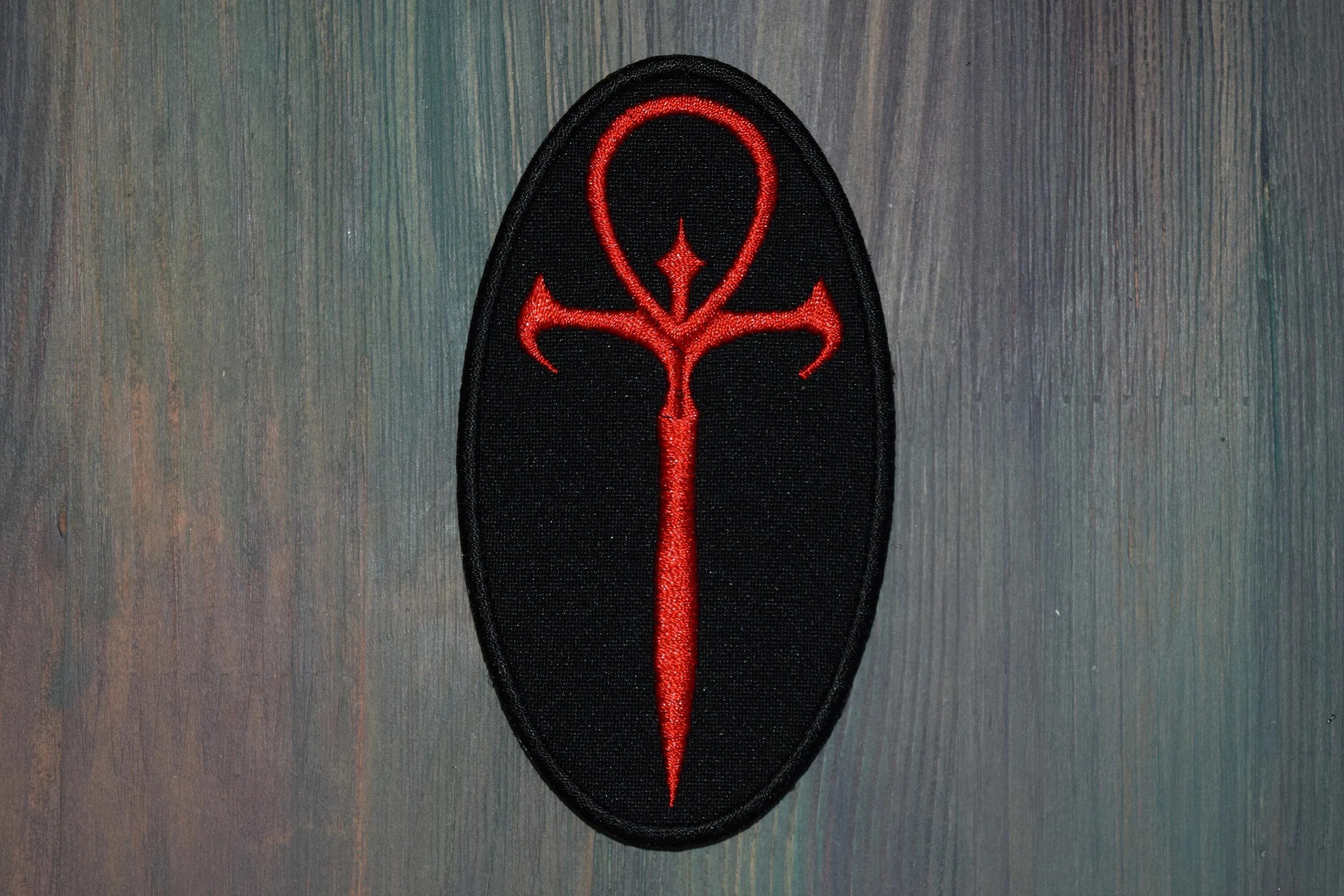 Vtmb характеристики. Vampire the masquerade bloodlines шериф. Vampire masquerade patch. Маскарад вампиров игра 2007 год. Vampire masquerade patch.
