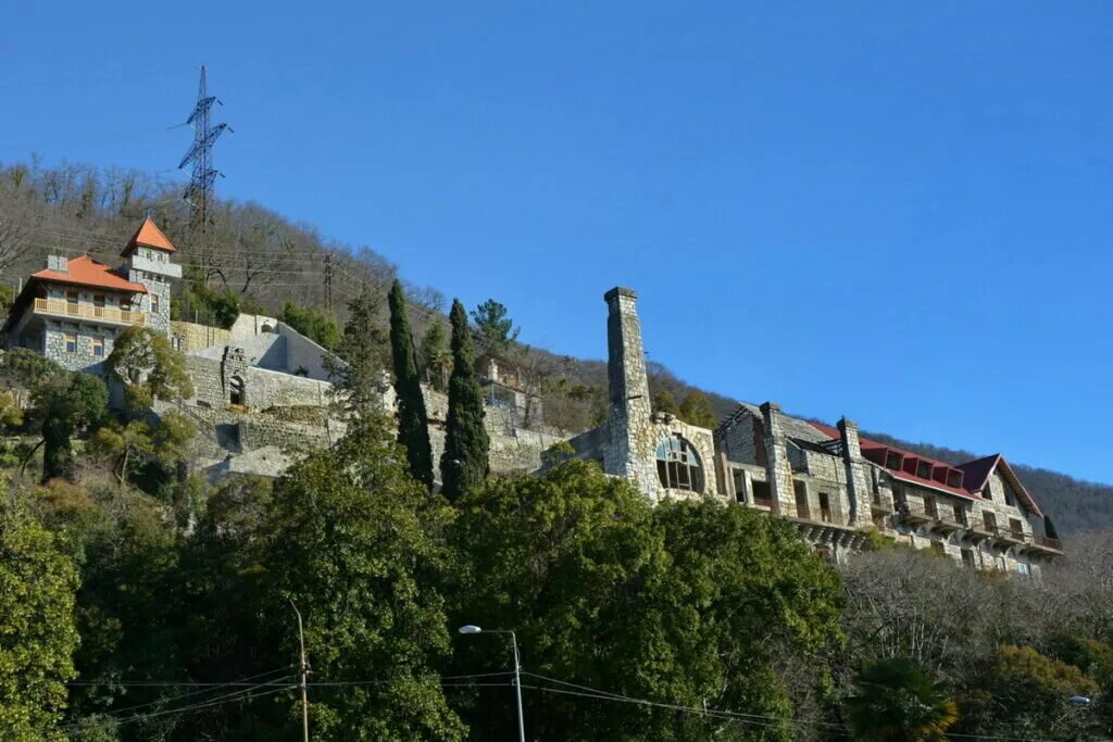 Дворец принца ольденбургского абхазия гагра. Абхазия дворец принца ольденбургского. Гагра абхазия 2022. Абхазия дворец принца ольденбургского. Отель принца ольденбургского.