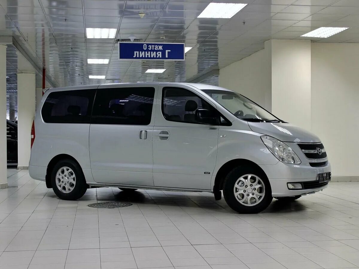 Авто с пробегом москва минивэн
