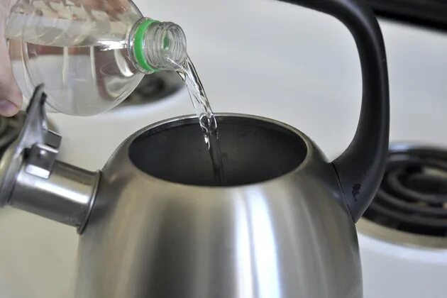 Чайник свистит. Чайник SIBAOLU Water kettles. Derma чайник. Water boiled in the kettle.