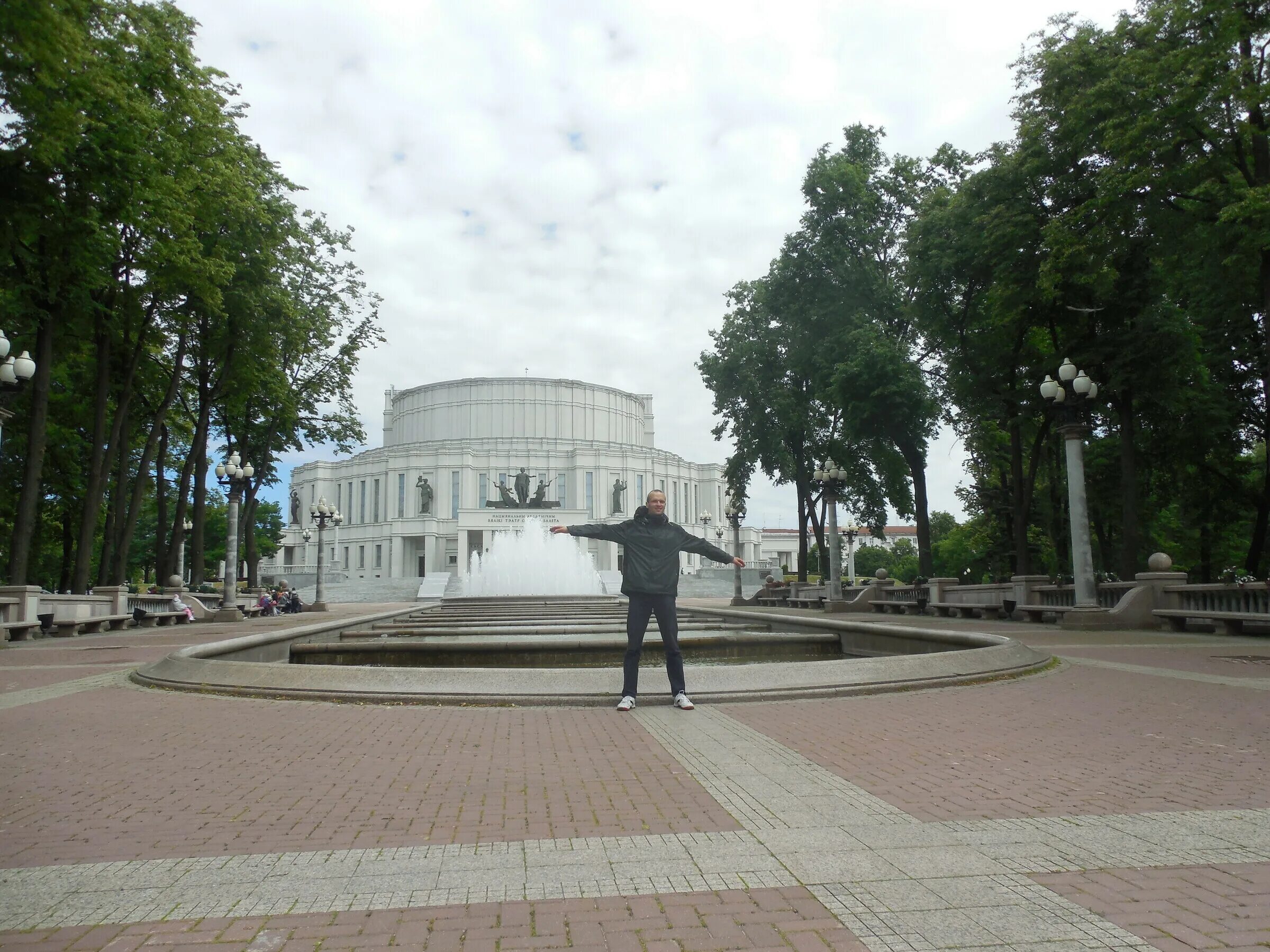 площадь парижской коммуны минск театр