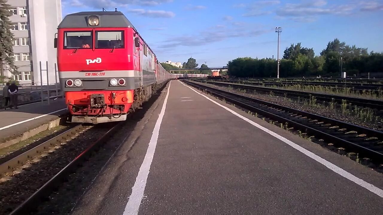 Приезд поезда москва. Тэп70бс Москва Кинешма. Тэп70бс на станции Иваново. Поезд 2тэ116уд Иваново. Поезд красная Талка Иваново Москва.