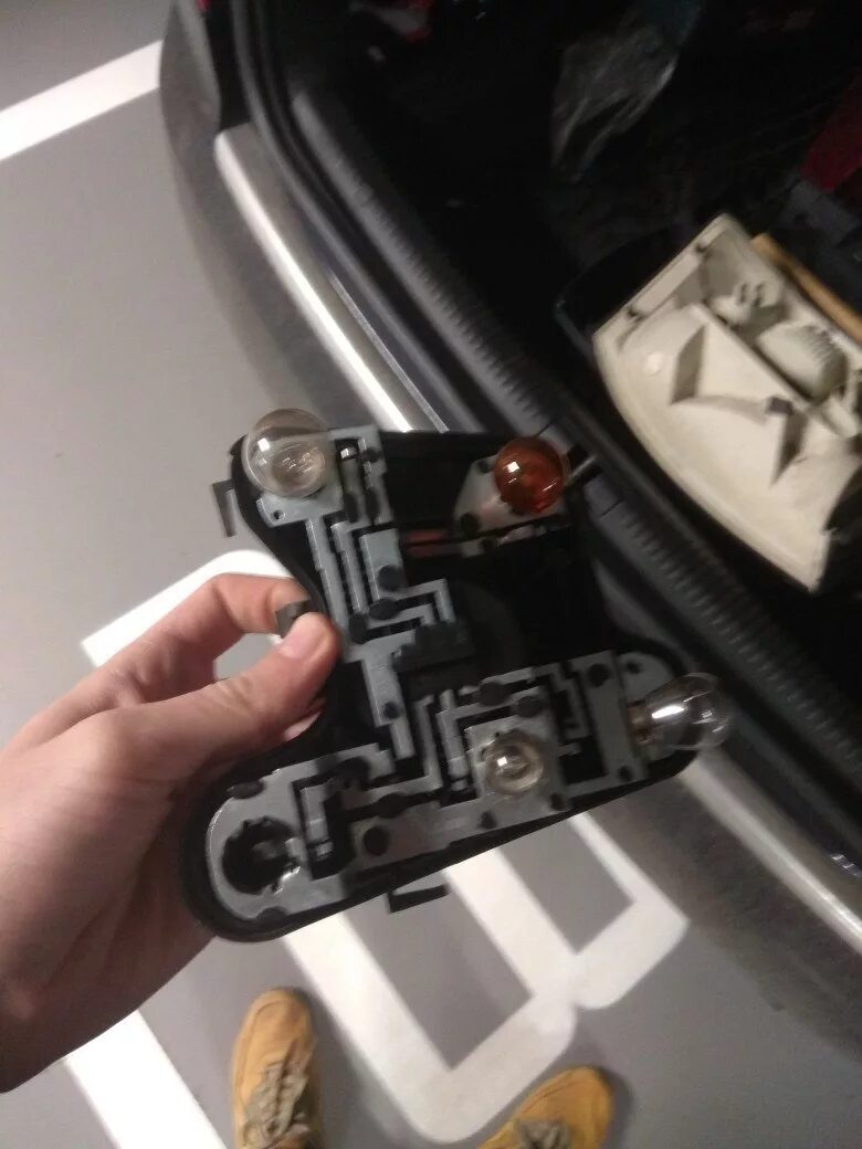 Лампы ауди а4 б6. Лампа ксенон ауди а3. Фары audi a6 c5 allroad. Ауди а6 с5 лампа ближнего света ксенон. Ауди а6 с5 лампа поворотника.