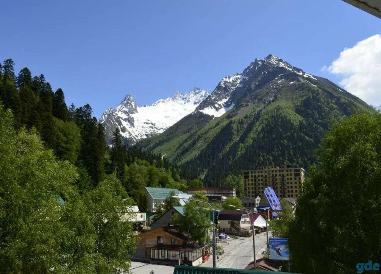 Домбай отель орион зима. Теберда домбай жилье. Домбай горнолыжный курорт. Апарт отель вершина домбай. Домбай это где.