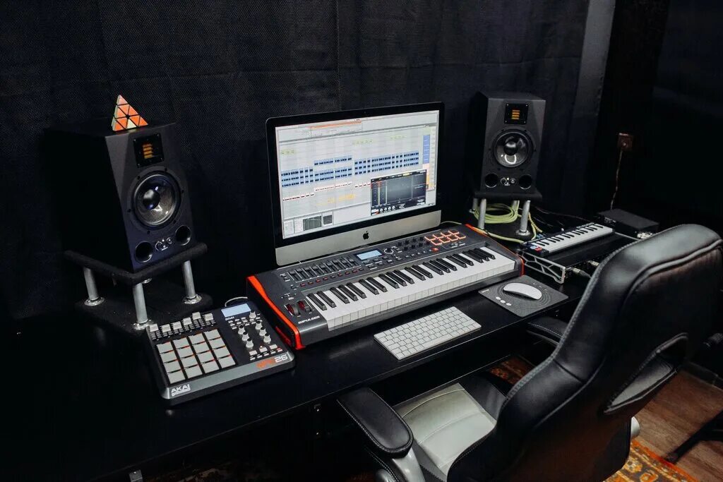 студия звукозаписи нижний. звукозапись в нижнем новгороде. звуковая кабинка. студия звукозаписи нижний новгород. маршал студии звукозаписи.