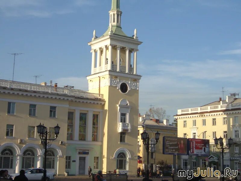 часы ангарска на площади ленина. цветочные часы. площадь ленина часы. арзамас площадь ленина часы. город подольск сквер поколений.