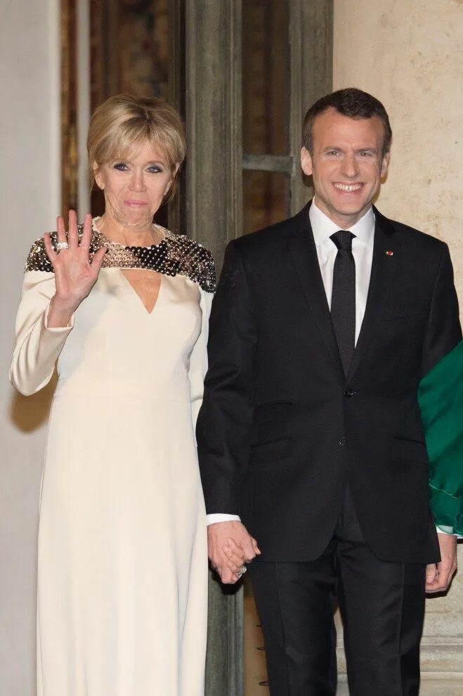 Франции брижит макрон. Бриджит макрон 2021. Первая леди франции бриджит макрон. Андре-луи озьер. Макрон женится.