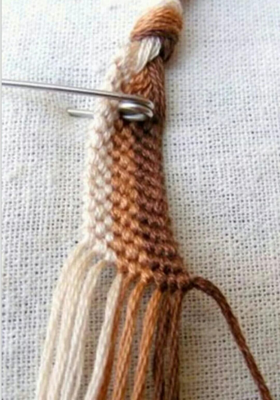 Макраме из мулине. Браслет из ниток мулине. Браслет из ниток мулине. Макраме мулине. Нитки для макраме.