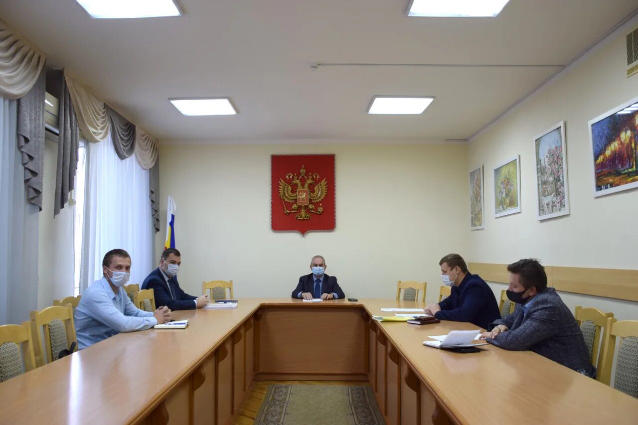 Администрация города Новошахтинска Ростовской области. Администрация Новошахтинск Пархоменко. Сайт администрации Новошахтинска Ростовской области.