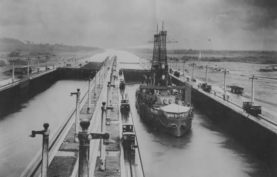 Канал 19 век. Панамский канал 1914. Открытие Панамского канала 1914. Панамский канал 20 век. Панамский канал 19 век.