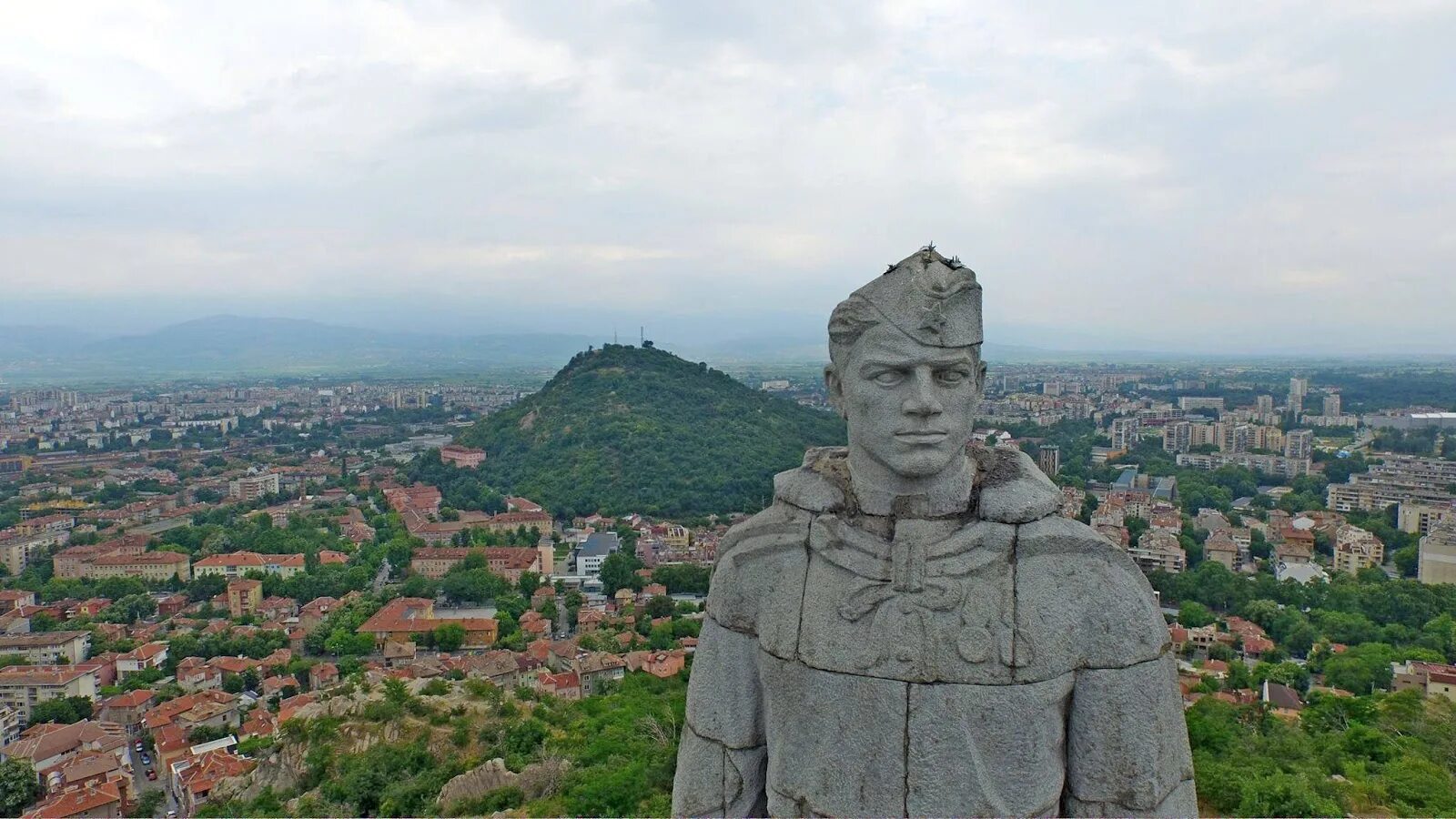 Алеша пловдив болгария. Алёша в болгарии русский памятник. Памятник советским воинам в болгарии. Памятник алёше в болгарии. Алёша (памятник, пловдив).