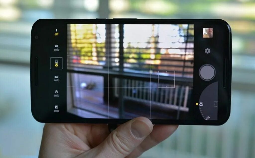 Камера смартфона. Фокусировка камеры телефона. Андроид с хорошей камерой. Смартфон камера приложение. Как поставить камеру на телефон