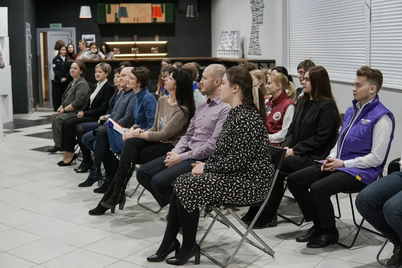 Перспективная молодёжь. Всегда с молодежью. Всегда с молодежью. Всегда с молодежью. Познавательная программа для молодежи.