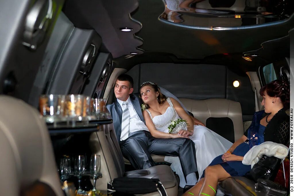 парень в лимузине с девушками. лучше в лимузине чем пешком песня. лучше в лимузине чем пешком песня. парень в лимузине с девушками. лучше в лимузине чем пешком песня.