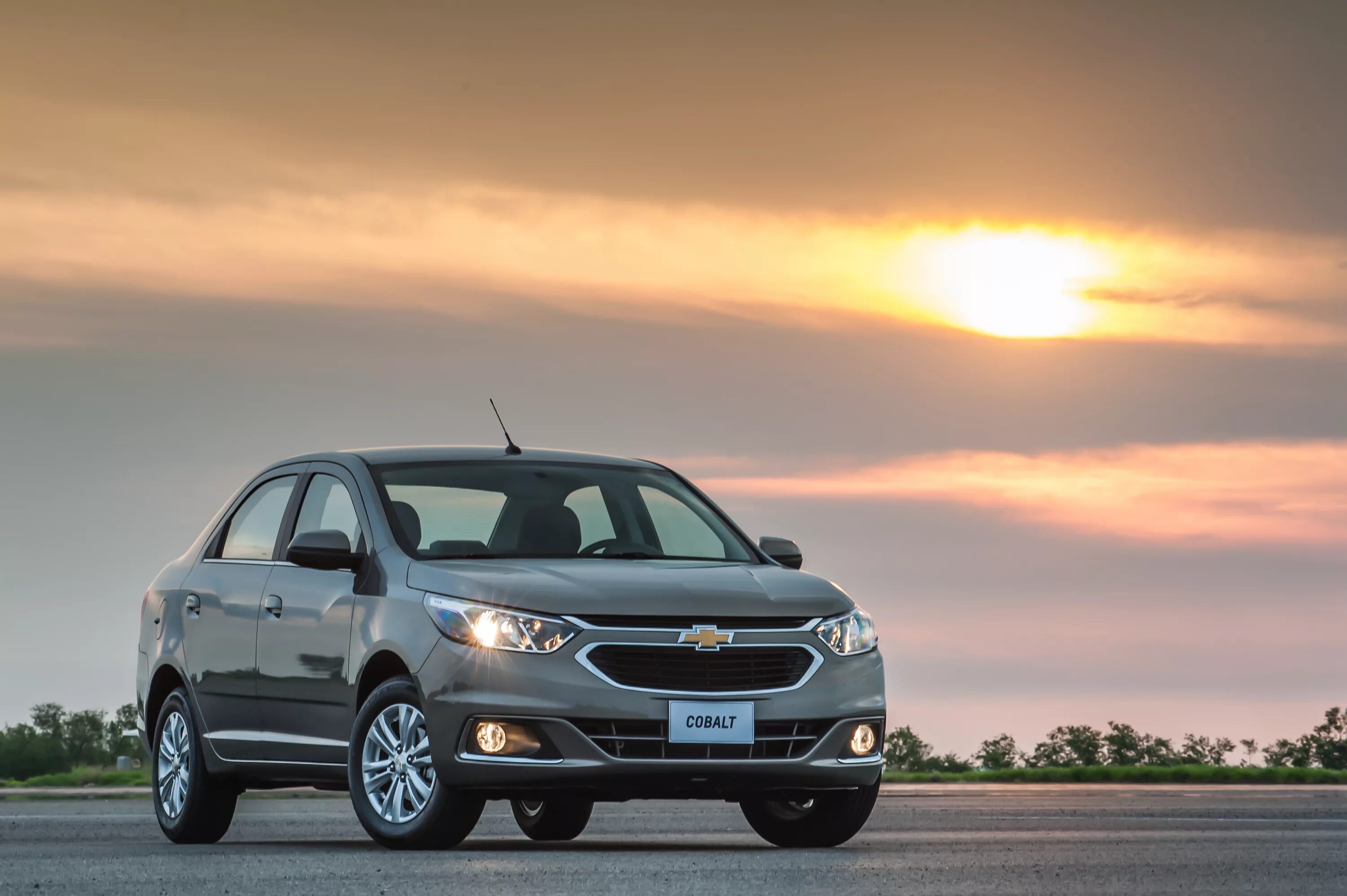 Chevrolet cobalt (2011). Равон р4 красный. 205 55 16 на равон р4. Р4 12. Chevrolet cobalt 2020.