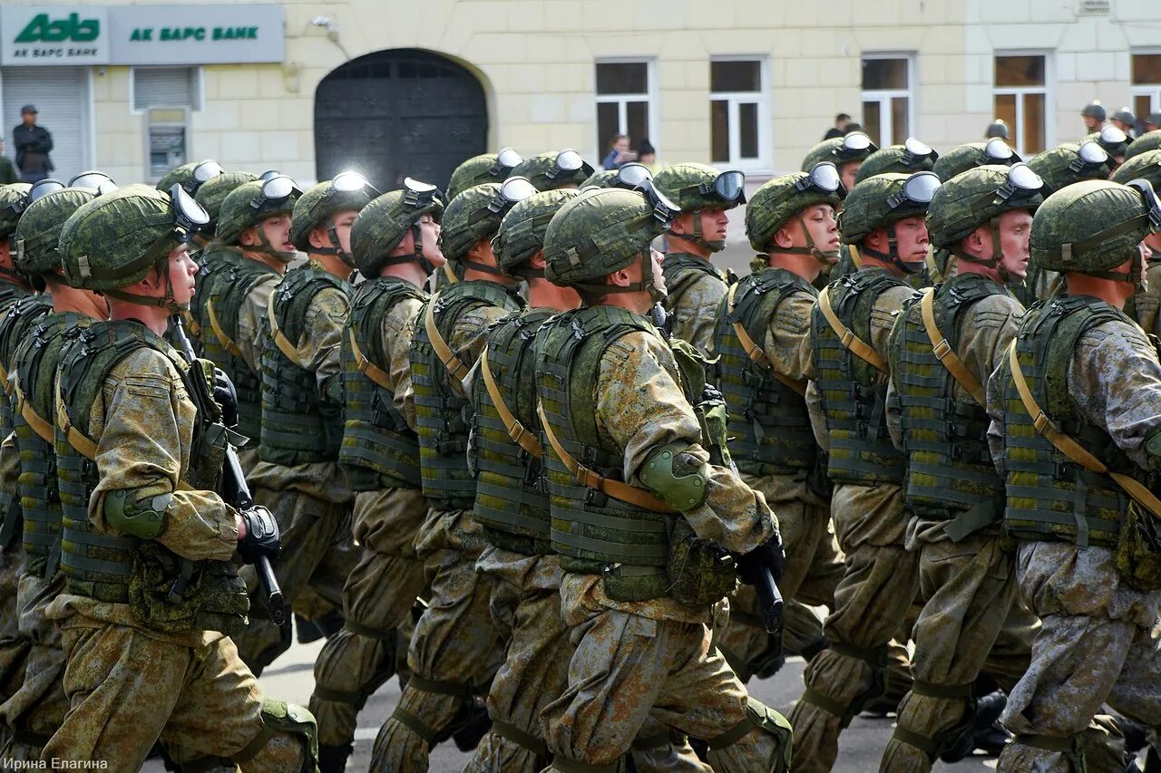 5 мая нижний новгород. Нижний Новгород подготовка к параду. Парад Победы в Нижнем Новгороде 2015. Парад в Ратнике. Парад 9 мая Нижний Новгород.