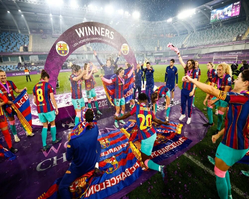 Браслена лч 2015. Барселона финал лиги чемпионов 2015. 11 03 2009 барселона лион. Барселона лч 2015. Барселона лч 24 25.