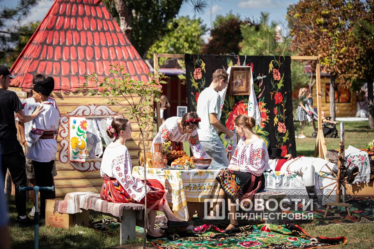 Фото дружба народов приднестровья. Геты народ пмр. Приднестровье нация. Народы приднестровья. Народы приднестровья.