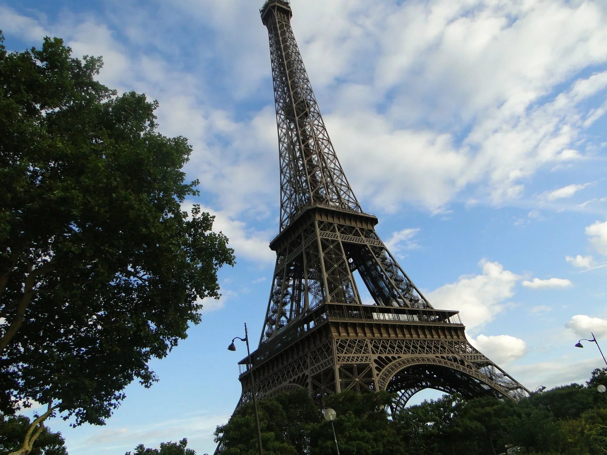 Эльфелевая башня. Петршин холм эльфелева башня. Франция Эльфийская башня 1910. Ялта эльфелева башня.