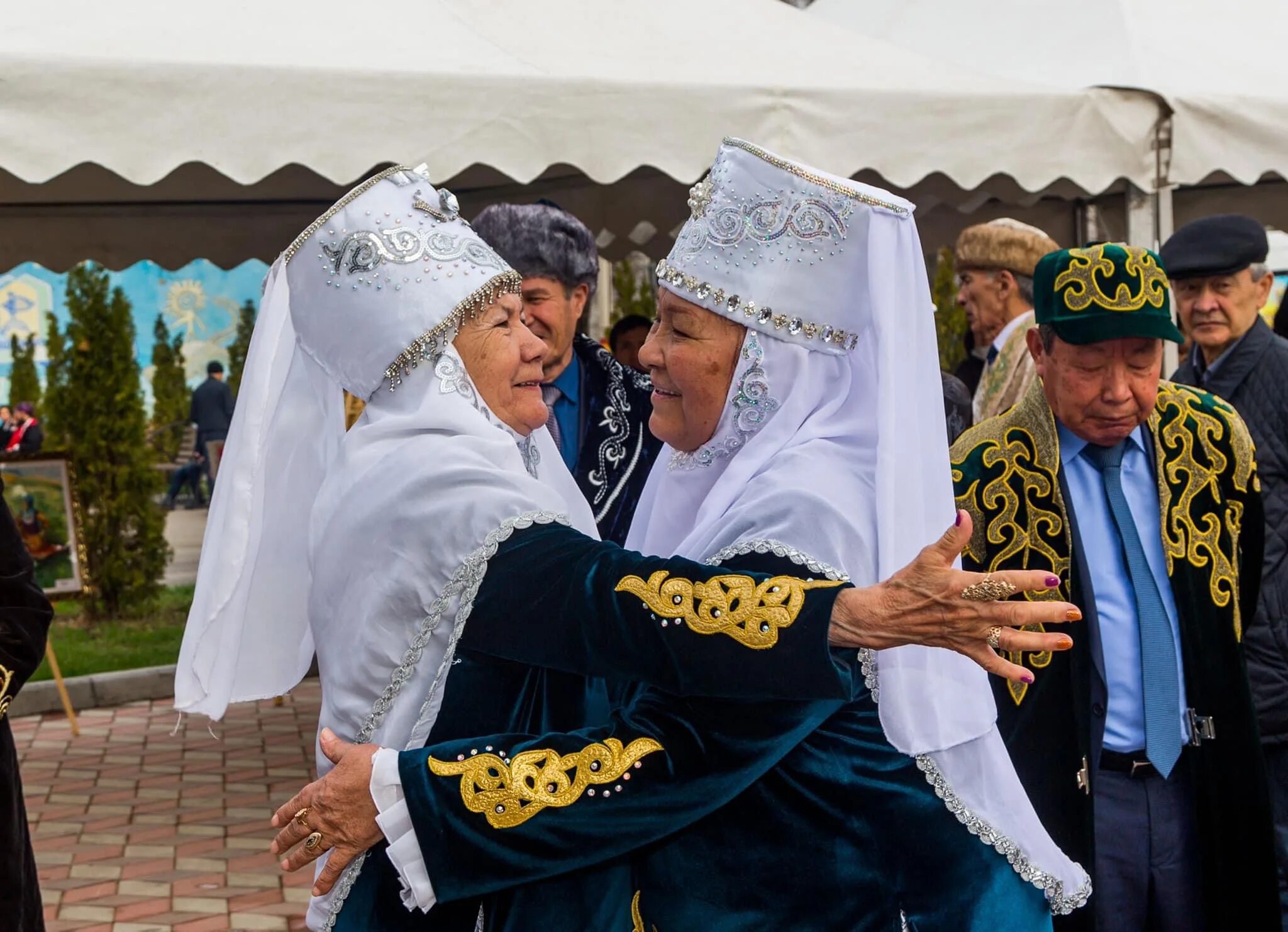 Праздник Көрісу күні. Корису айт казахский праздник. 14 наурыз көрісу күні сценарий