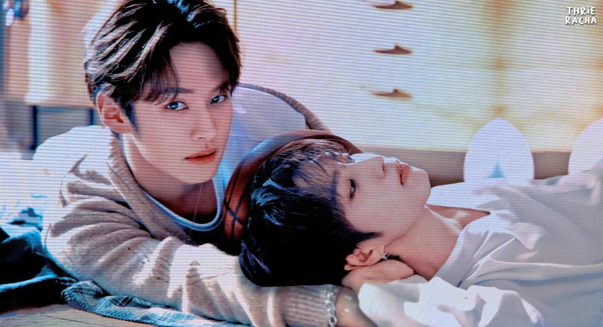 Human louvre art vkook. Bj alex джи вон и дон гюн. Минсоны минхо и джисон рисунок карандашом. Викуги бтс. Humanlouvre taekook.