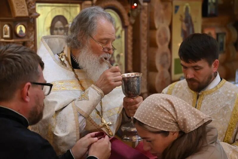 церковь успения пресвятой богородицы в путинках, москва. успение пресвятой богородицы в путинках расписание. храм в путинках богослужение. храм в путинках успение богородицы. успение пресвятой богородицы в путинках расписание.