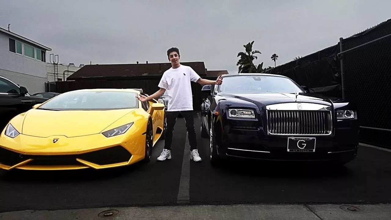 Rolls royce lamborghini. Ламборджини ройс ройс. Rolls royce lamborghini. Ламборгини и роллс ройс. Rolls-royce sweptail 2017.