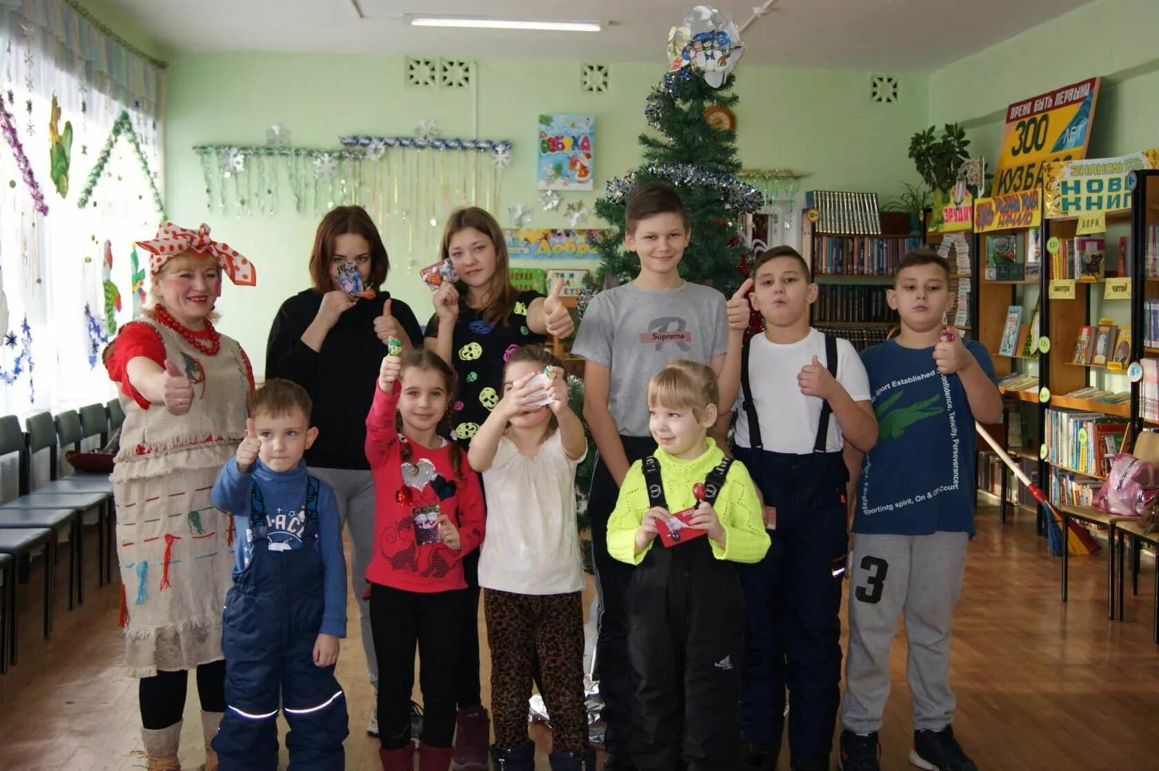 Гурьевск 2025. Мероприятие к новому году в библиотеке для детей. познавательно-игровая программа &quot;новый год с улыбкой и книгой. чудо рождественской ночи познавательный час. новый год 2025 для детей.
