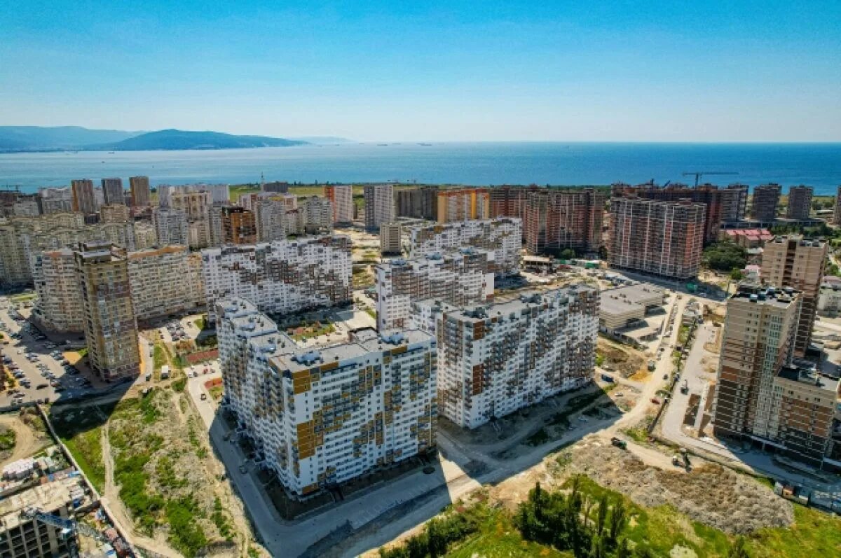 Квартиры в южном районе новороссийска. Южная 23 новороссийск. Квартиры в южном районе новороссийска. Жк кристалл новороссийск. Жк классика новороссийск.