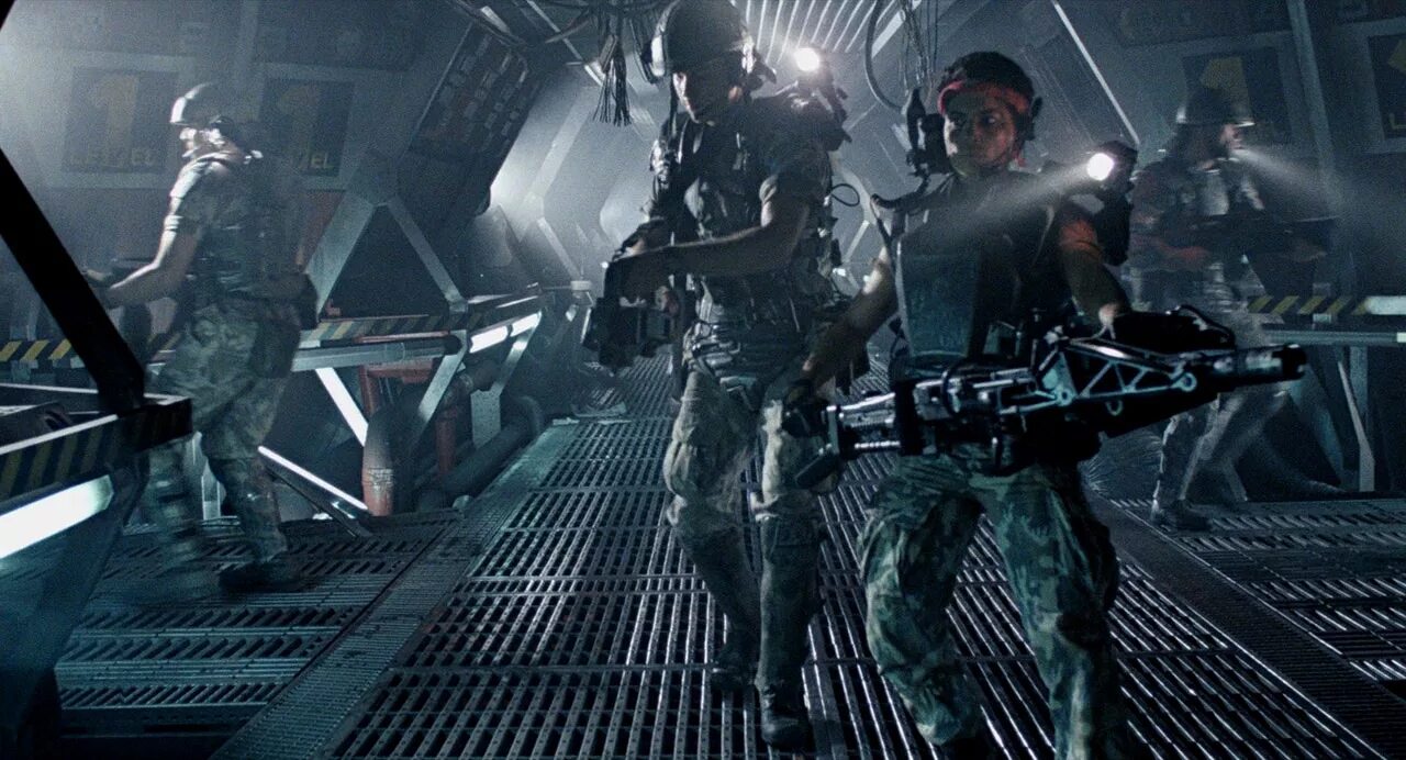 Чужие 1986 морпехи. Aliens: Colonial Marines. Чужой 2 морпехи. Морпех чужой