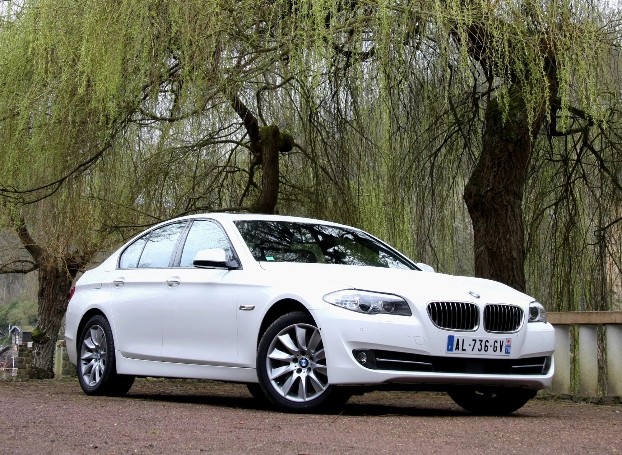 Бмв 5 седан 2010. Bmw 5 седан 2010. Bmw f10 2010. Bmw 325i xdrive. Bmw 325 xdrive.