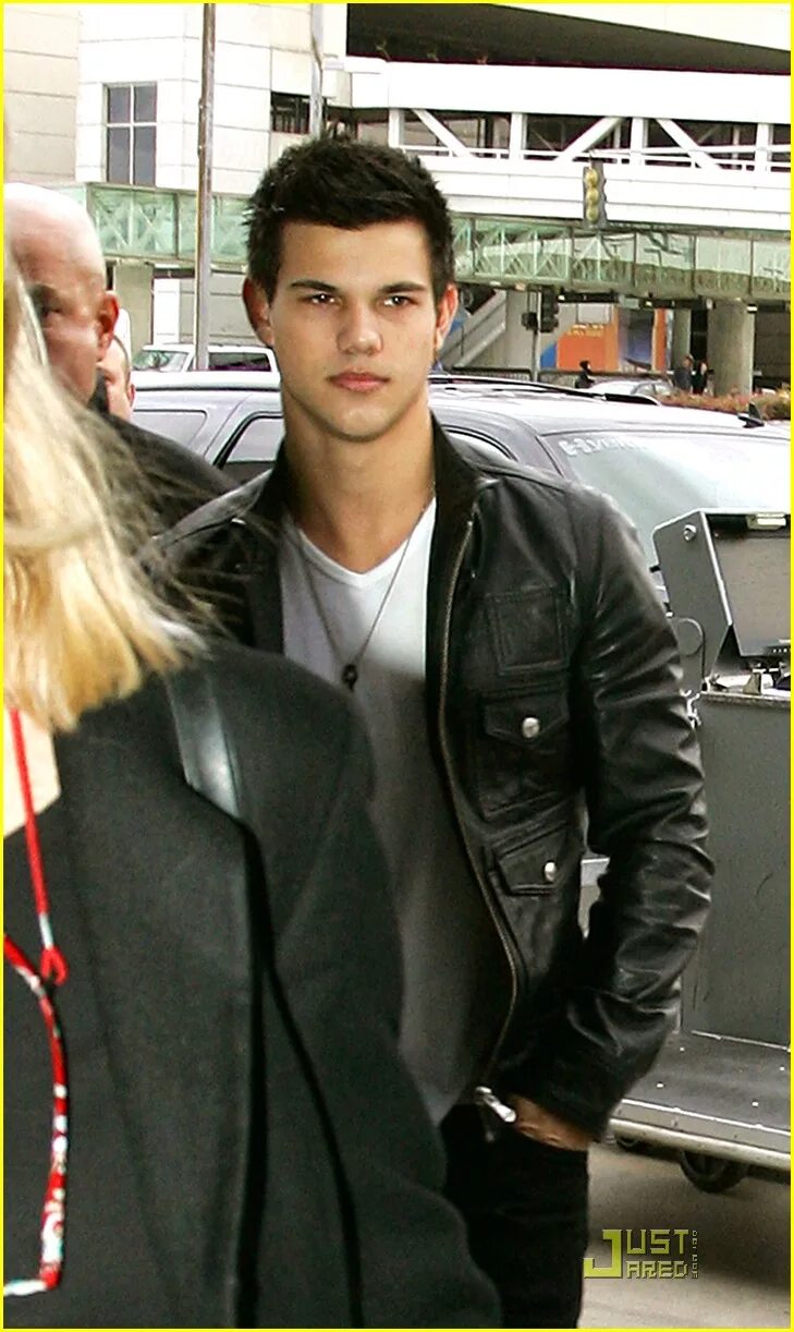 Тейлор 6. Taylor Lautner SNL.