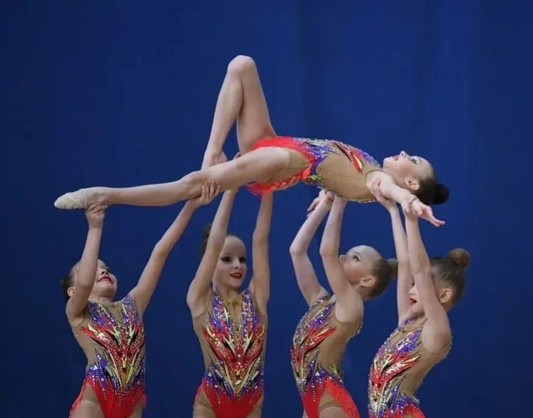 Олимпийский резерв гимнастика москва. Художественная гимнастика москва школы олимпийского резерва. Олимпийский резерв гимнастика москва. Спорт школа олимпийского резерва художественная гимнастика. Парад гимнасток.