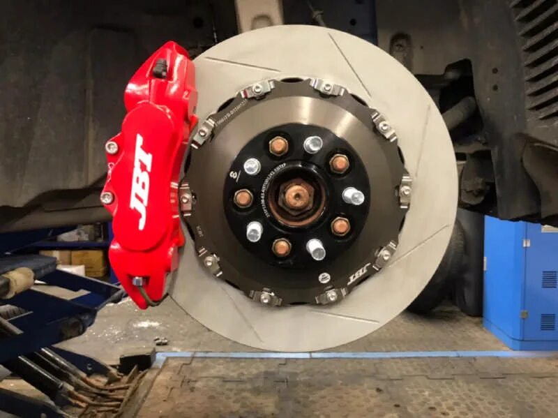 колодки f pace. передние колодки jaguar e-pace. передние колодки jaguar xf brembo. Jaguar колодки зад. суппорта ap racing.