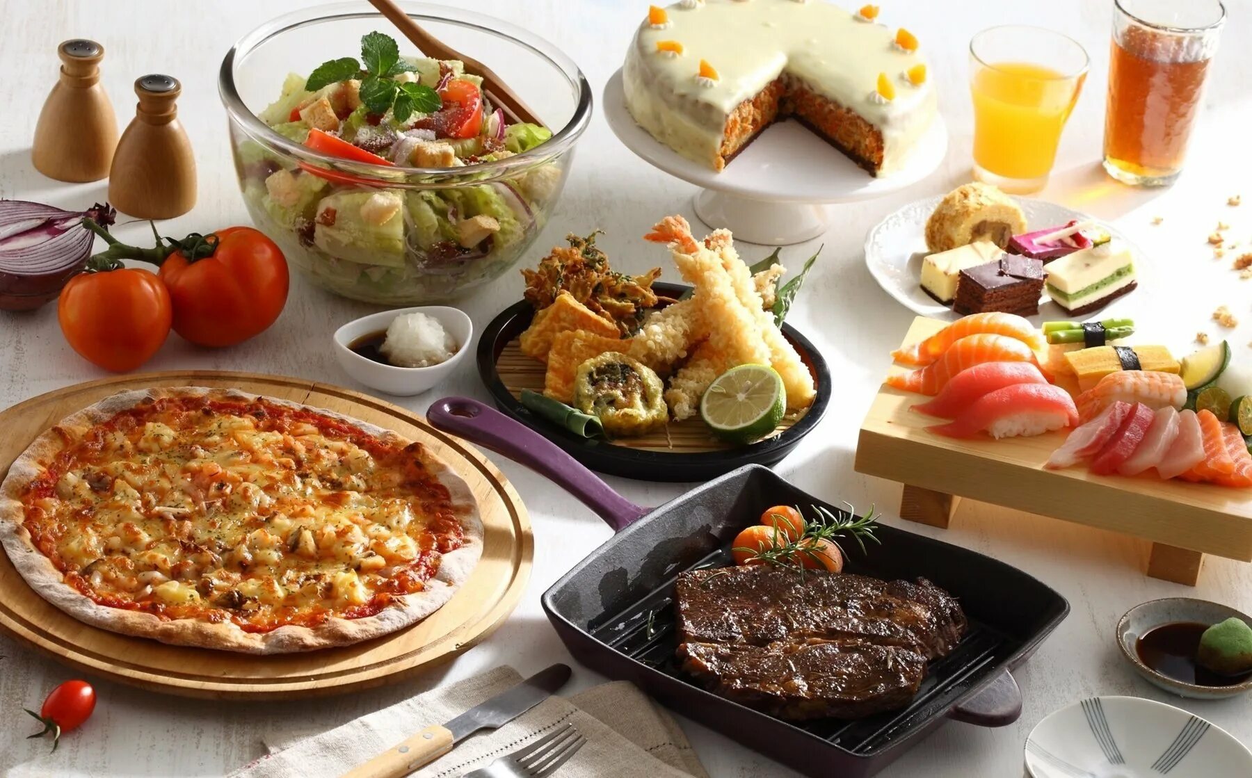 Шикарные блюда. Вкусная домашняя еда. Ресторанные блюда. Изысканные ресторанные блюда. Стол с едой.