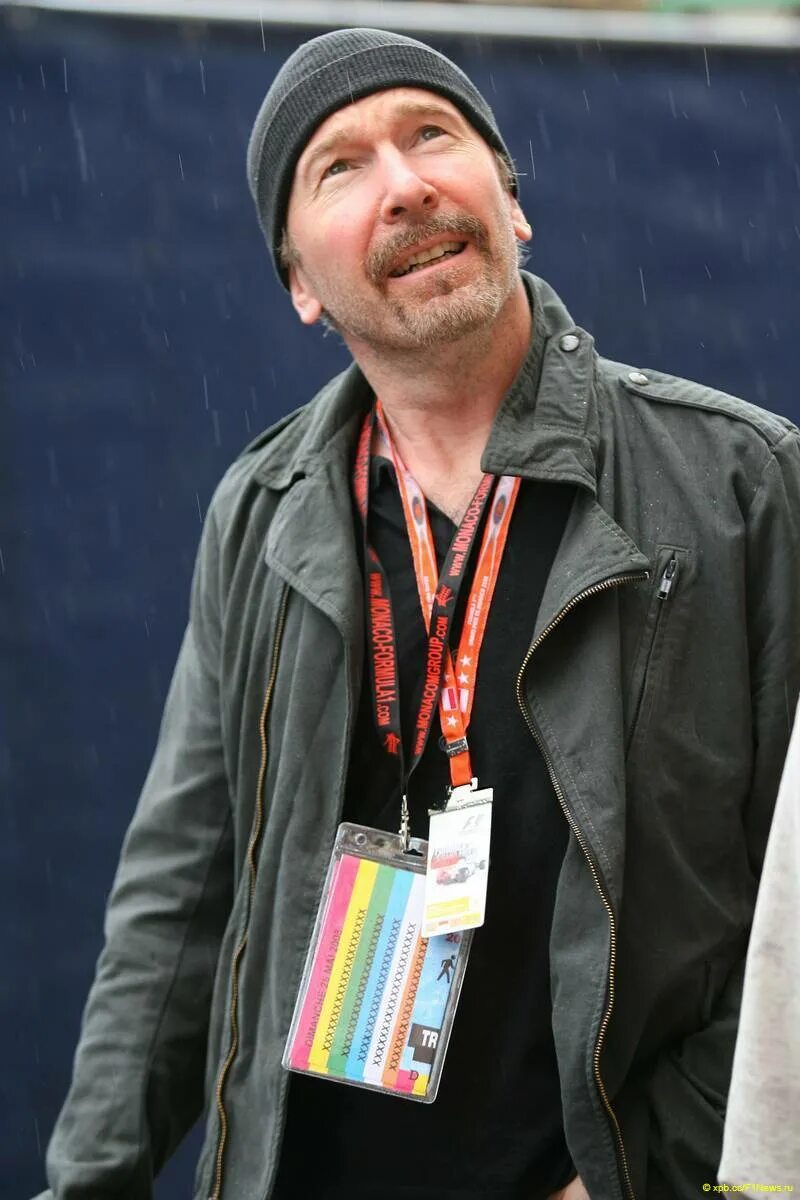 Without edge. Дэвид хауэлл эванс. дэ́вид э́ванс u2. david evans edge. дэвид хауэлл эванс без шапки.