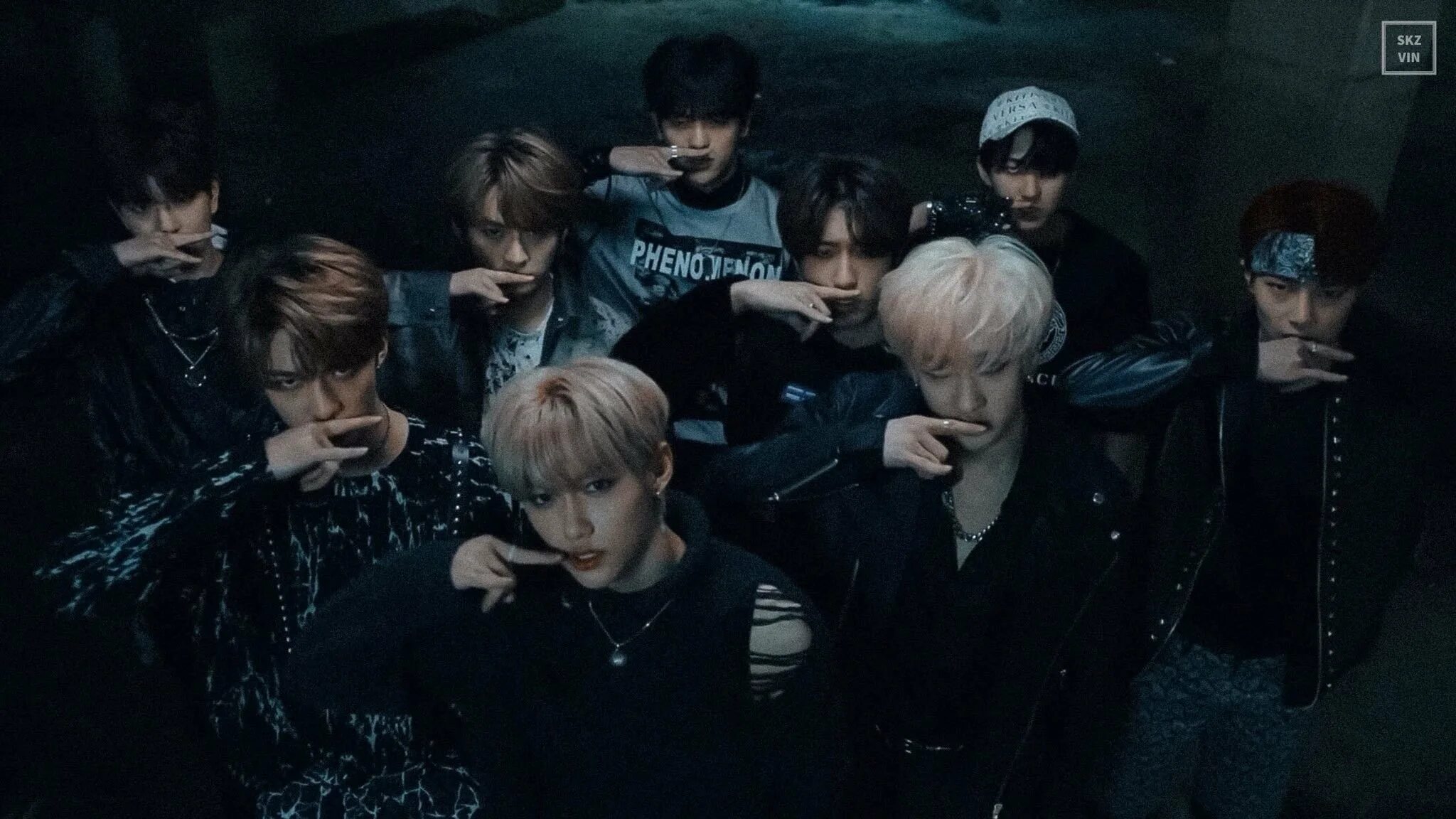 Стрей кидс обои на рабочий стол. Stray Kids. Stray Kids на компьютер. Уиджи Stray Kids. Stray Kids на рабочий стол.