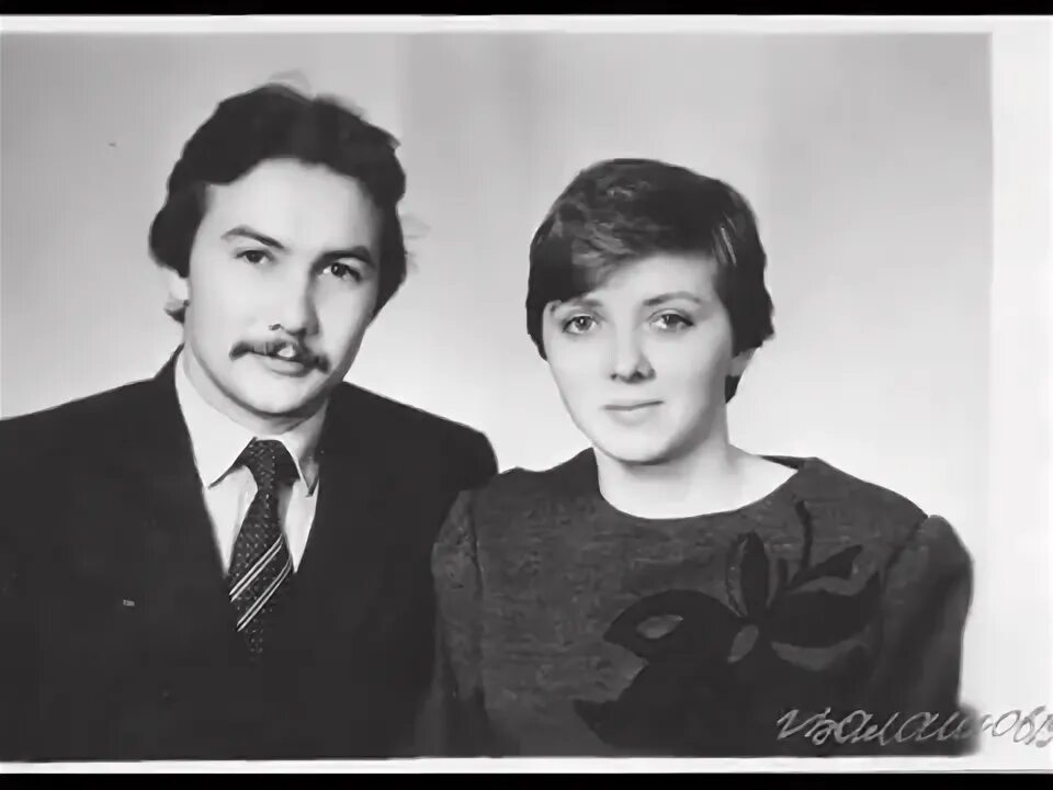 Родители бреда питта в молодости. Братья пономаренко возраст. Юмористы близнецы братья пономаренко. Ее братья родителям. Ее братья родителям.
