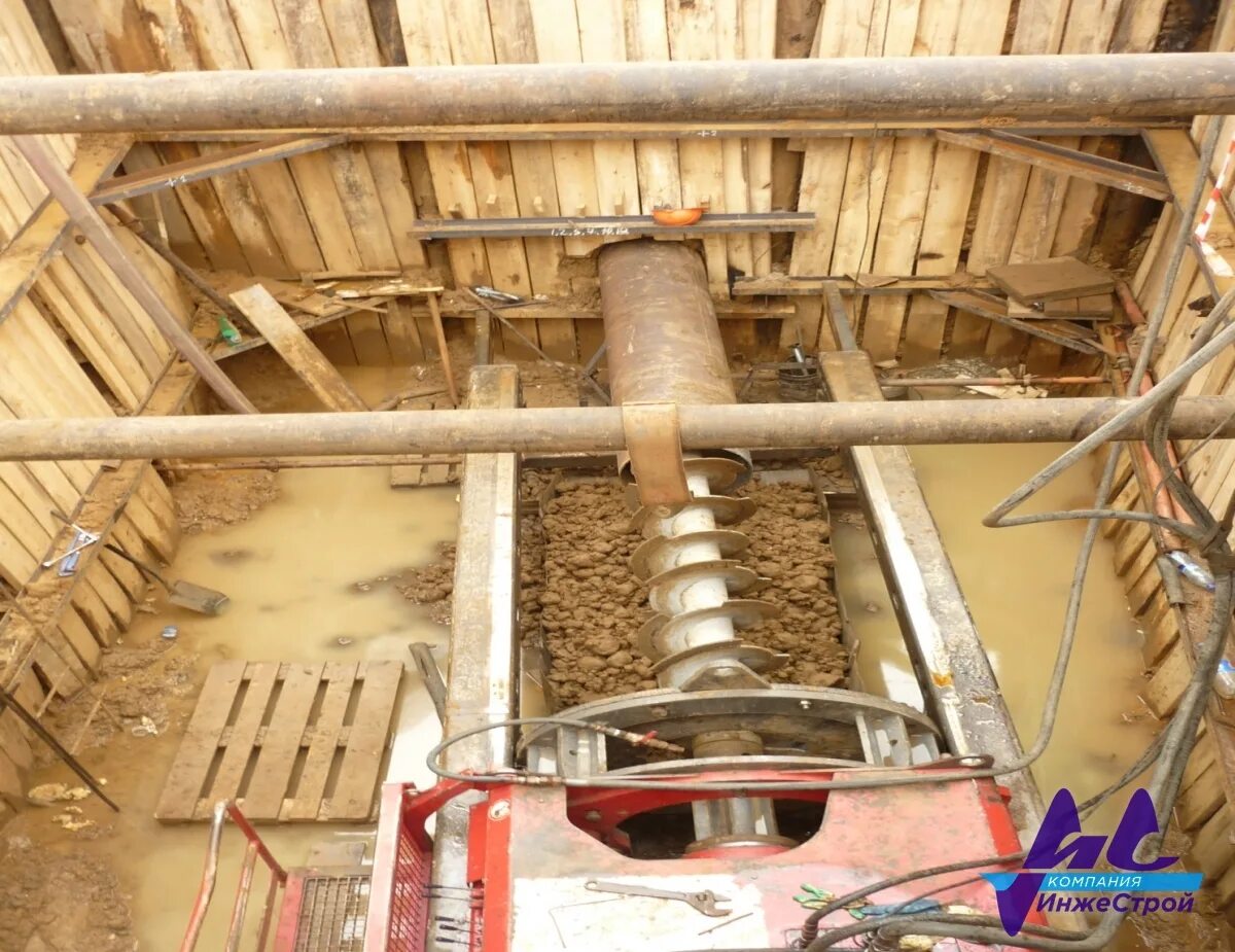 Бурошнековое бурение технология. Горизонтальное направленное бурение. Бурошнек 426 мм. Бм 600 бурошнек. Гшб бурошнек.