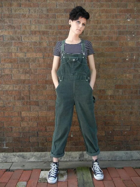 Одежда дани. Джинсовые комбинезоны гранж. Boardakshop Scribble Cotton Twill Overalls Forest Green комбинезон. Комбинезон dedicated Hultsfred Corduroy Deep Blue женский. Cloth Overalls იცონ.