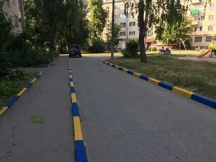 Причины двор