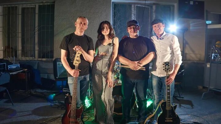 Inner city. City band. Вивенди кавер группа. Big city band кавер группа. Кавер группа час пик.