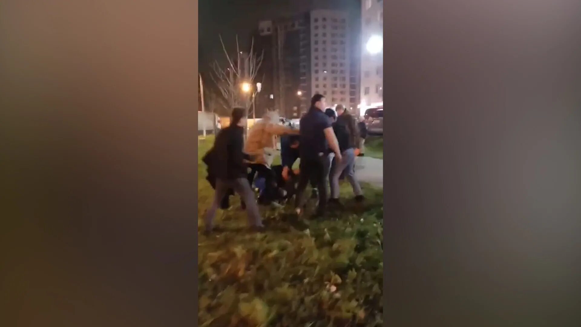 Нападение на отца. Нападение на мужчину с ребёнком в новой Москве. Драка в Ватутинках ребенок. Нападение на мужчину с ребёнком в новых Ватутинках.