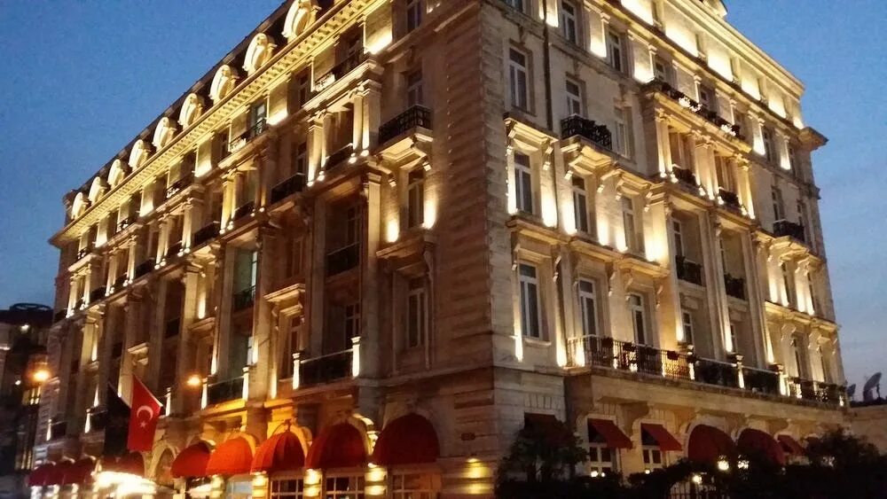 Pera Palace Стамбул. Pera Palace Hotel бассейн. Петро Палас отель. Пера палас отель стамбул