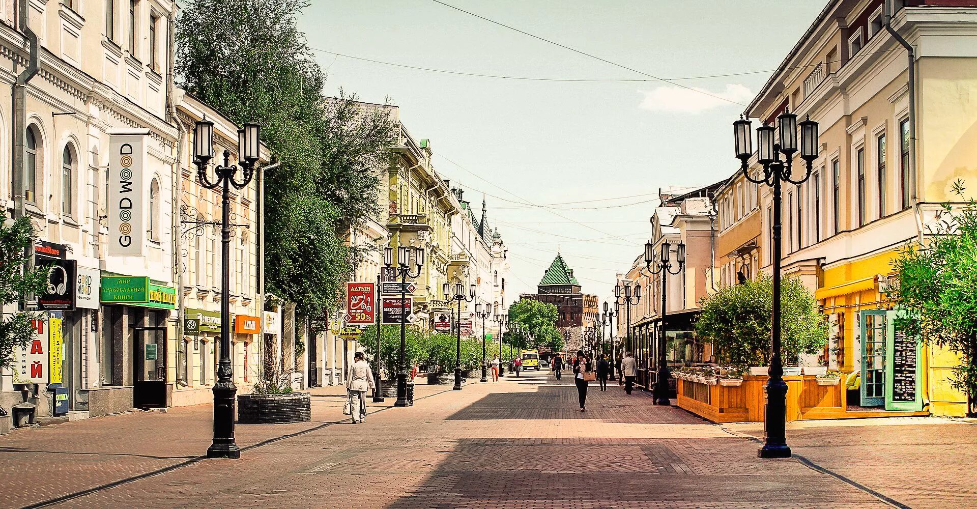 Улица большая Покровка в Нижнем Новгороде. Покровская улица Нижний Новгород. Большая Покровская улица в Нижнем Новгороде. Нижний Новгород ул большая Покровская Арбат.