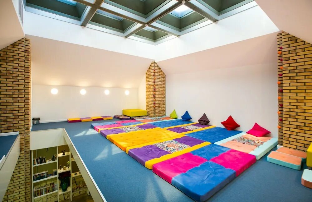 Capslock hostel