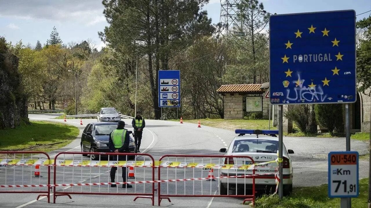 Граница франции и испании. Границы франции. Граница испании и португалии. Граница между испанией и францией. Граница франции и испании.