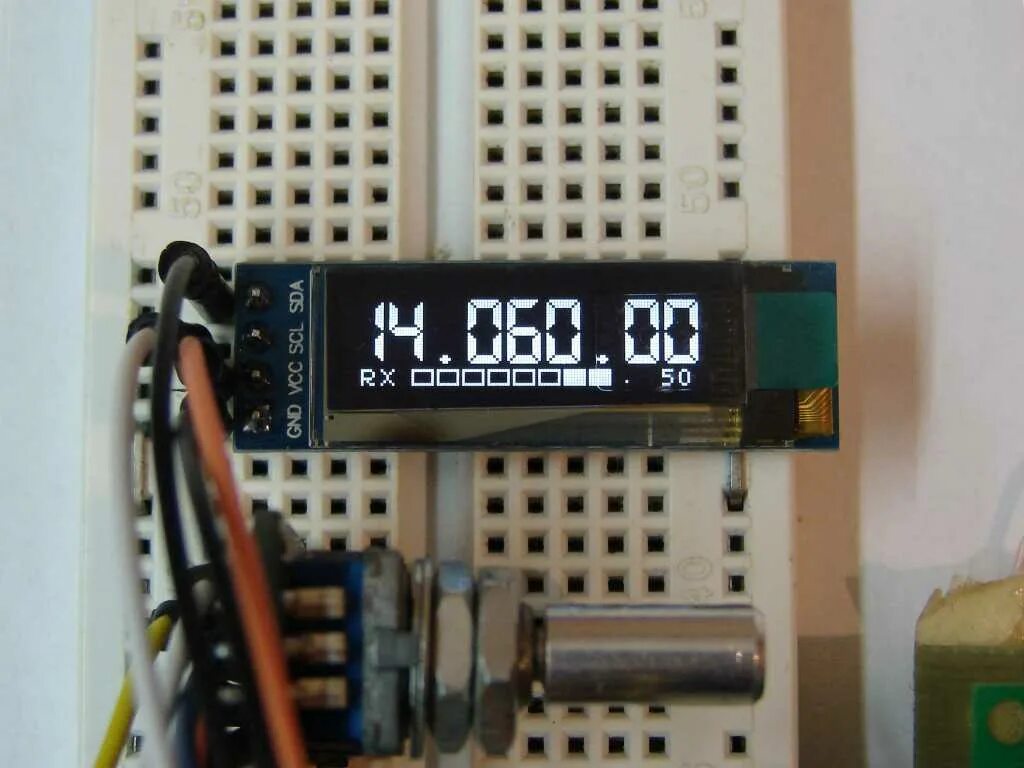 Синтезатор частоты на si5351 и ардуино нано 1602. Синтезатор si5351 OLED. Синтезатор частоты на si5351 для трансивера. Синтезатор частоты на si5351 и ардуино. Синтезатор частоты для трансивера